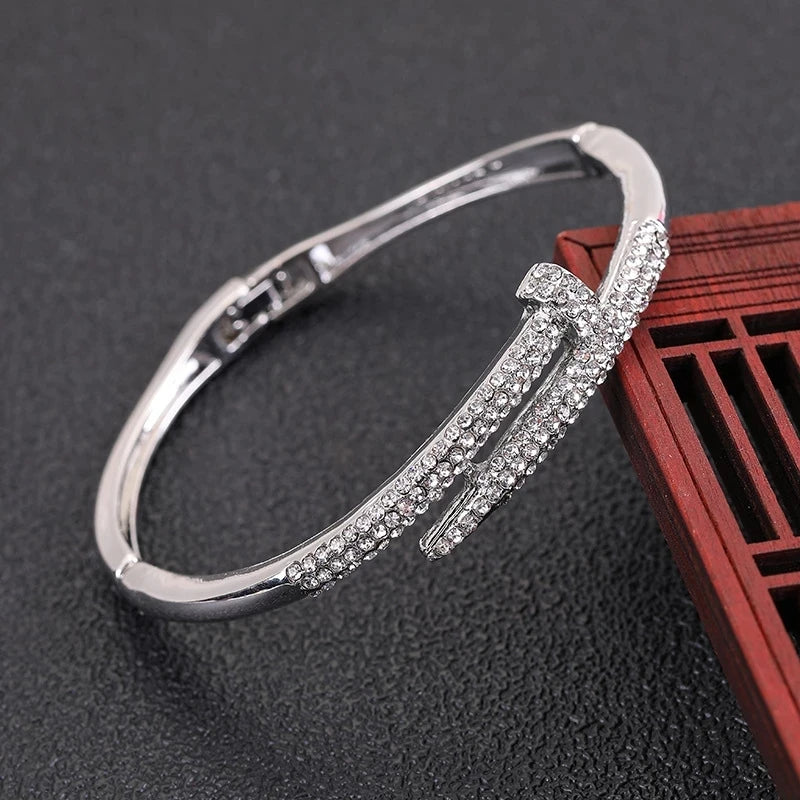 Women's Zircon rhinestone Bracelet high quality classic geometric nail design can open fashion accessories