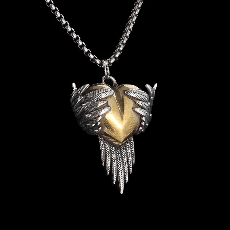 Fashionable Retro Heart-Shaped Angel Wings Pendant Necklace