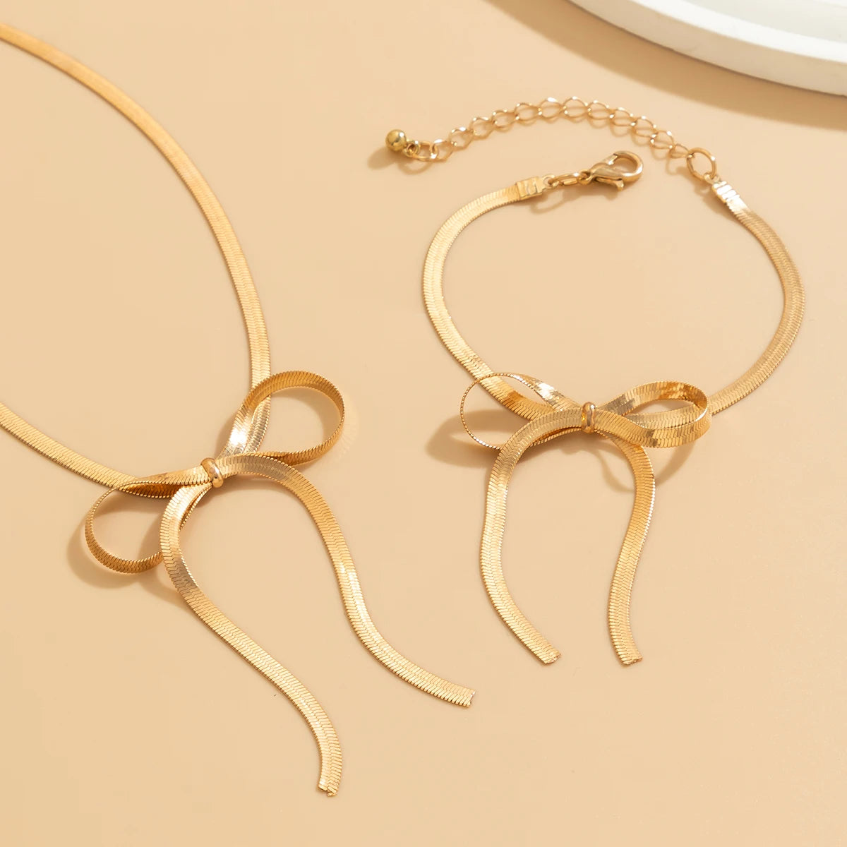 Snake Chain Short Necklace Creative Bow Choker