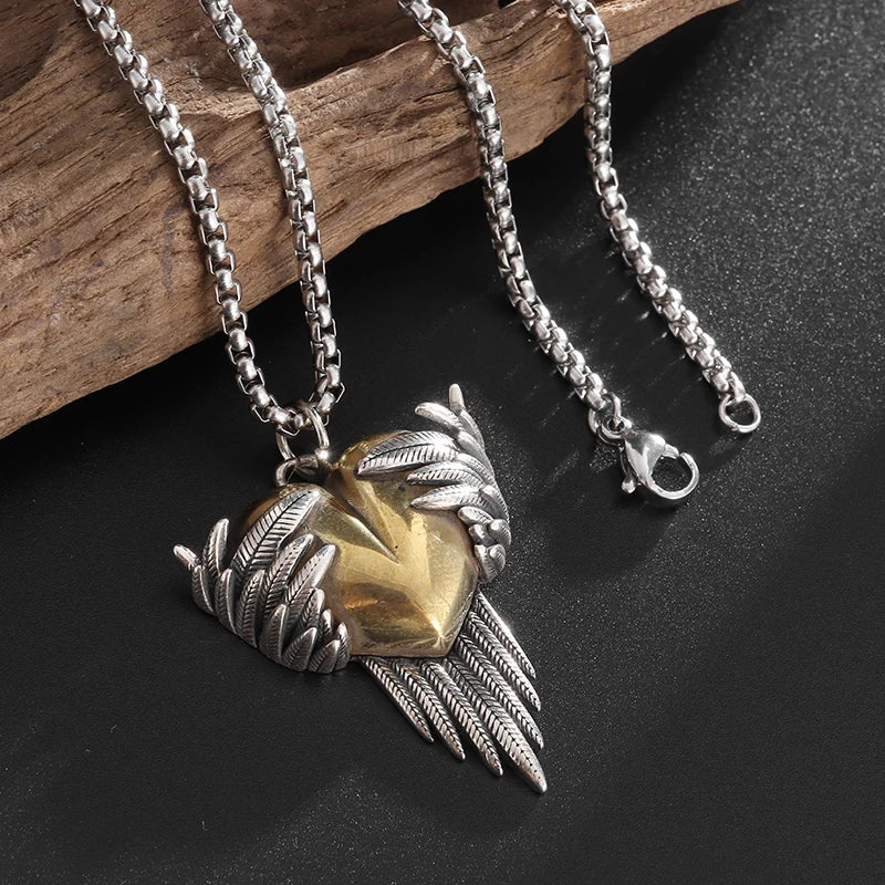 Fashionable Retro Heart-Shaped Angel Wings Pendant Necklace