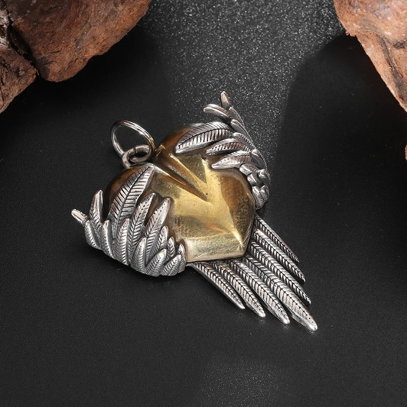 Fashionable Retro Heart-Shaped Angel Wings Pendant Necklace