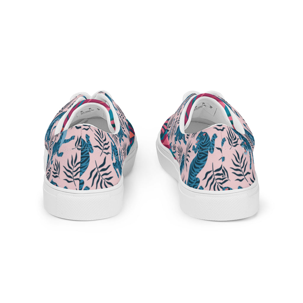 Women’s lace-up canvas shoes