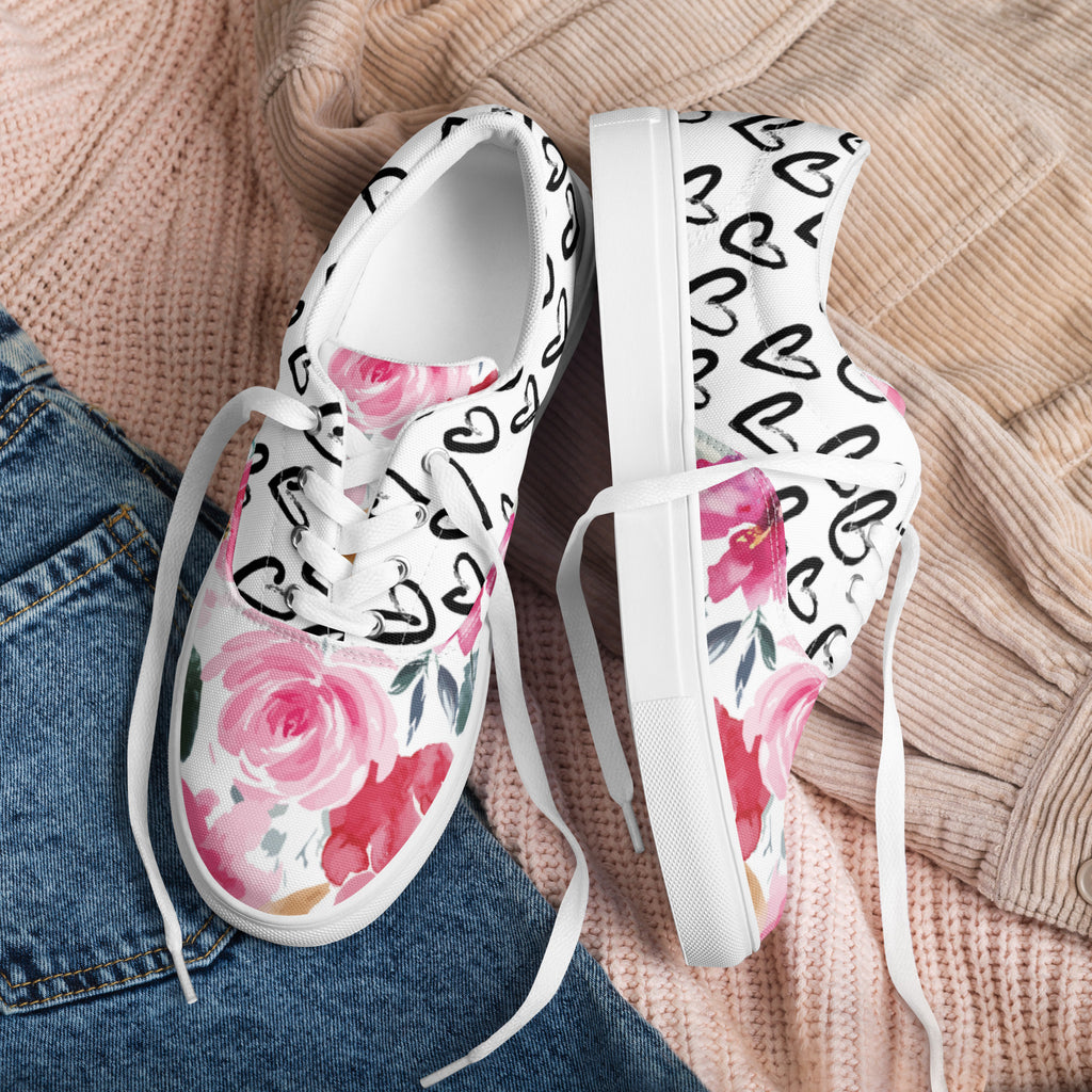 Women’s lace-up canvas shoes