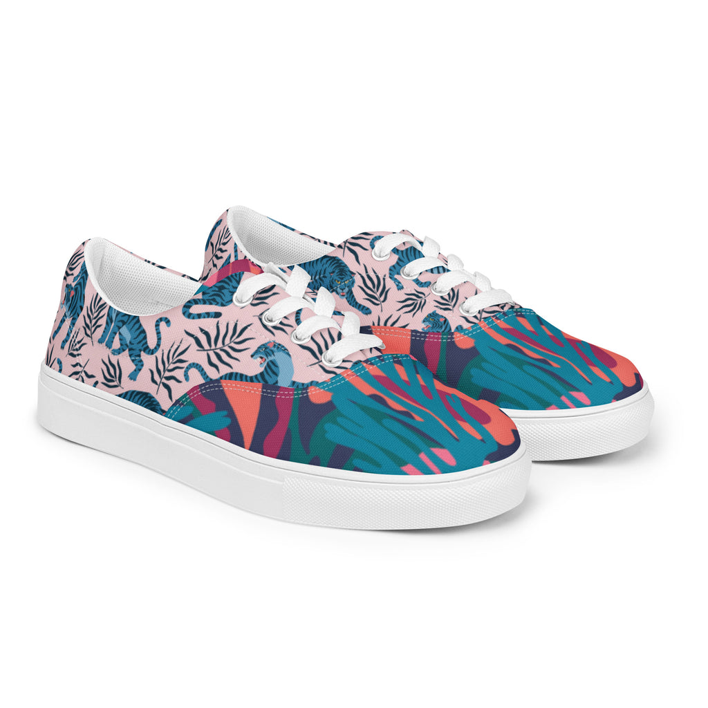 Women’s lace-up canvas shoes